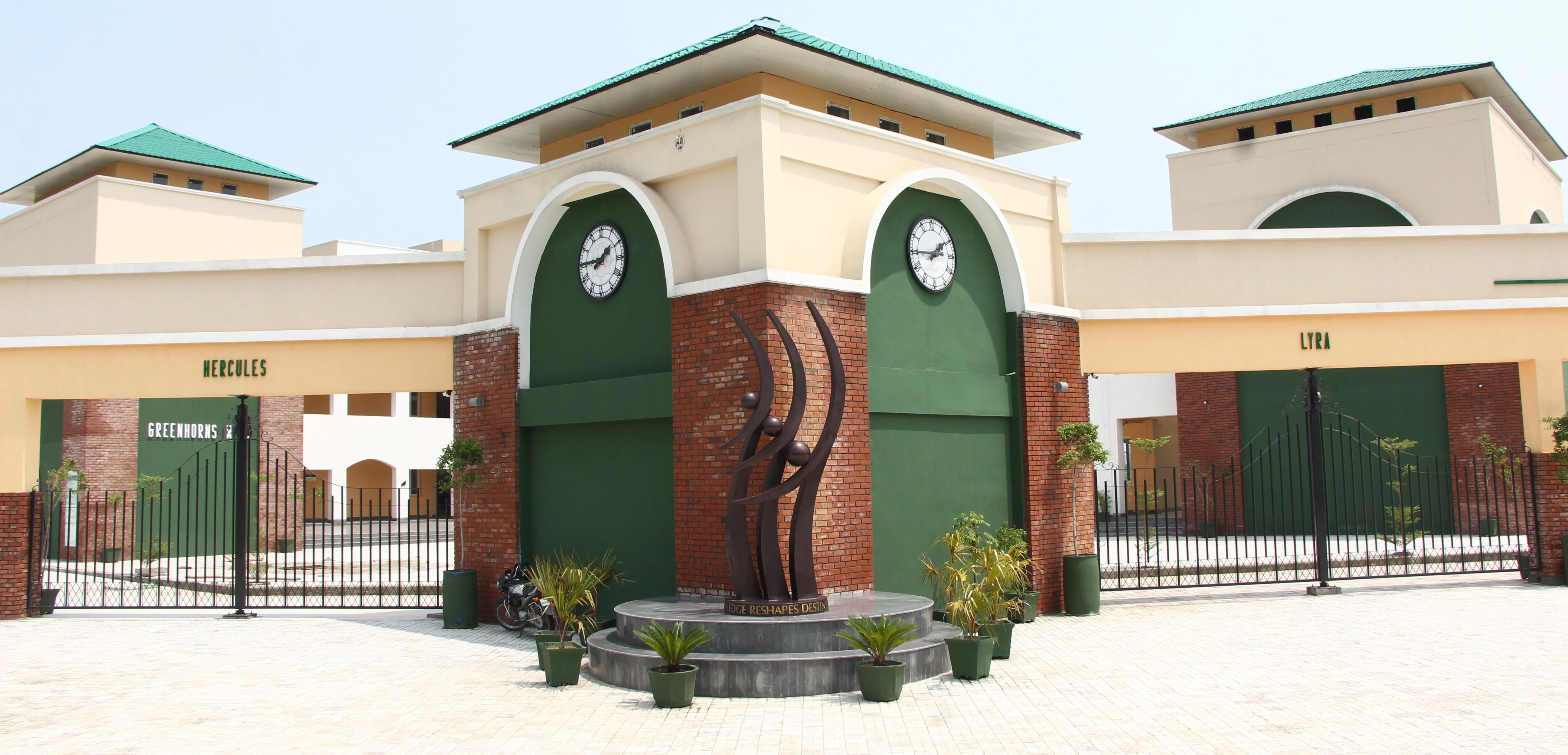 CT World School